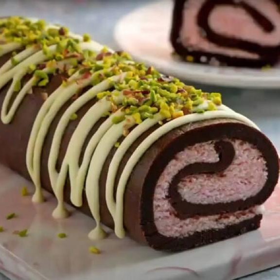 Chocolate Swiss Roll Cake Prepared Without Baking